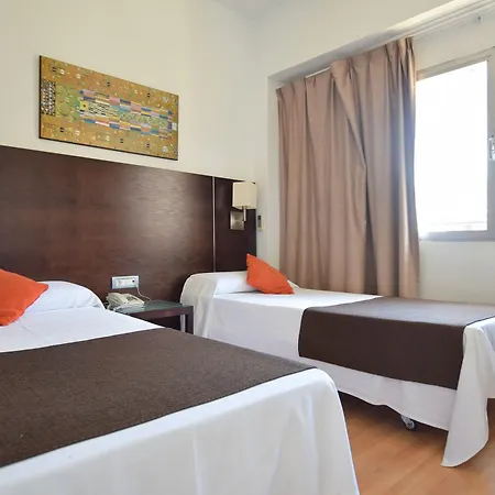 Adonis Pelinor Hotel 2*