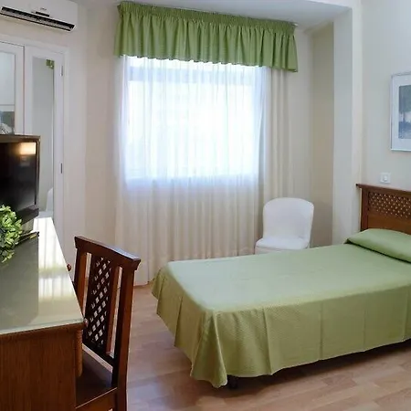 Hotel Adonis Pelinor